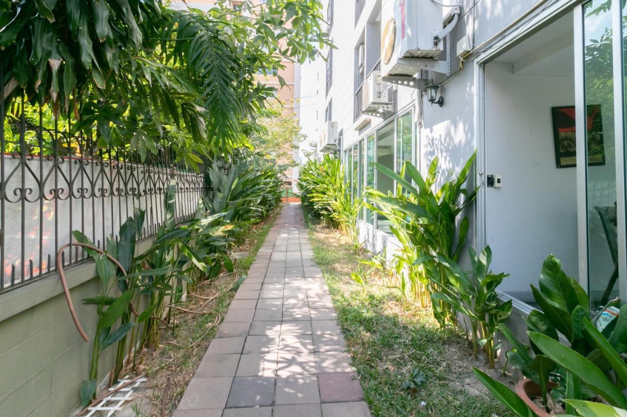 Resortel Lat Phrao 91 Bangkok Bagian luar foto