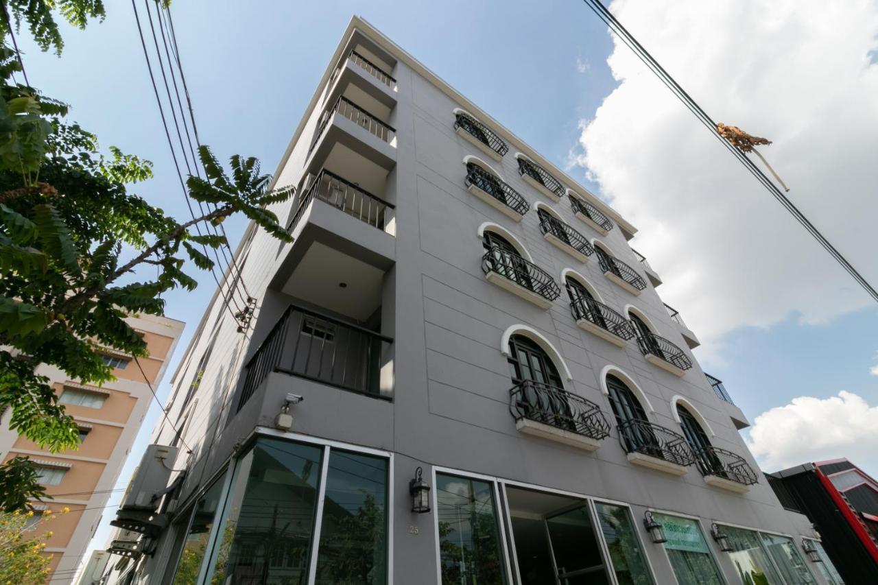 Resortel Lat Phrao 91 Bangkok Bagian luar foto