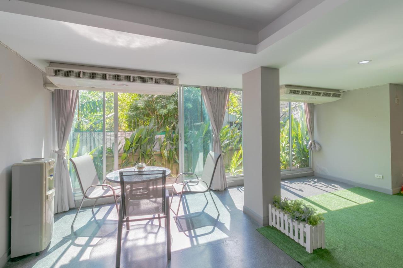 Resortel Lat Phrao 91 Bangkok Bagian luar foto