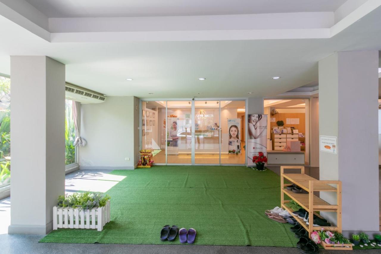 Resortel Lat Phrao 91 Bangkok Bagian luar foto