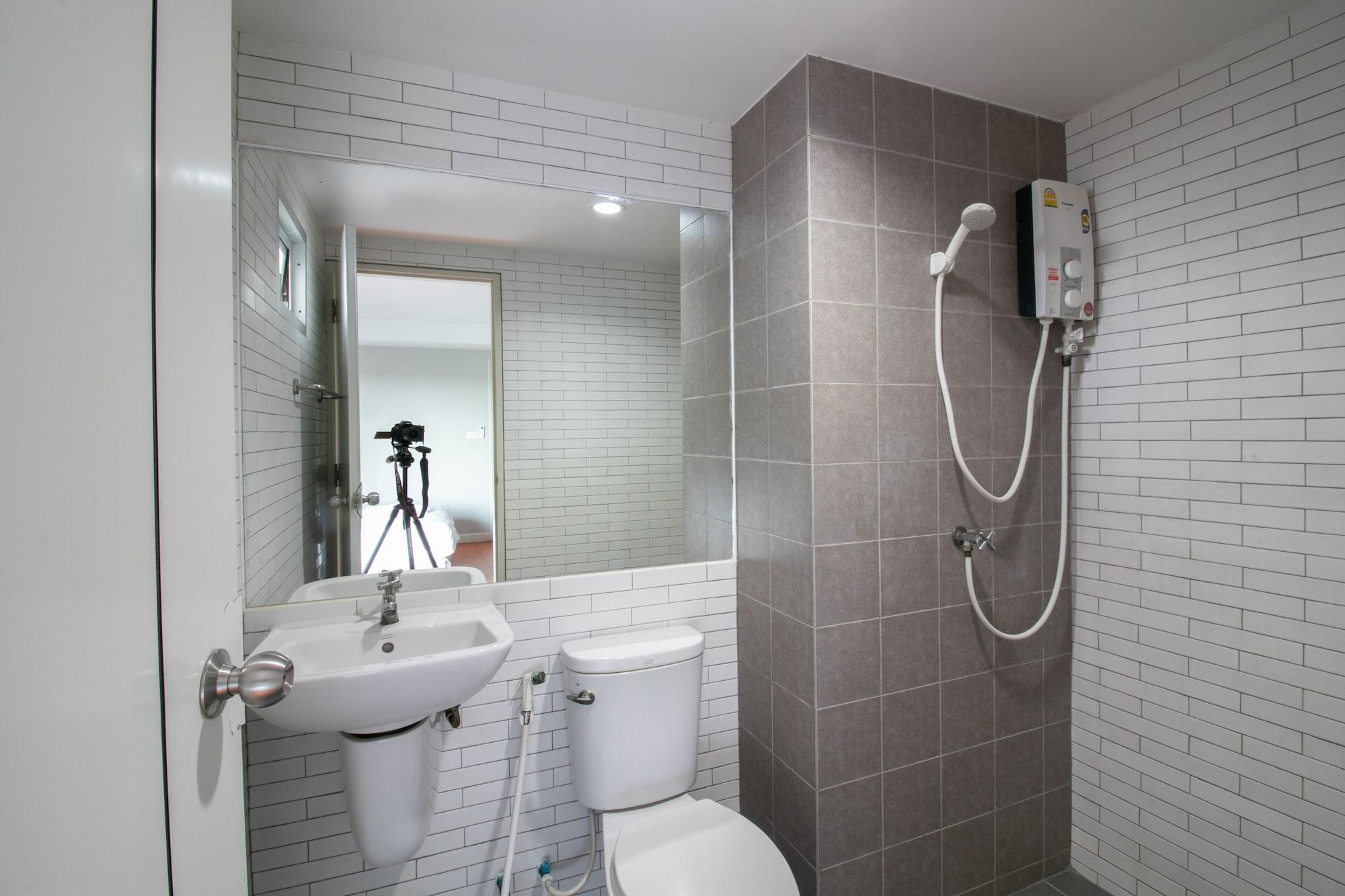 Resortel Lat Phrao 91 Bangkok Bagian luar foto