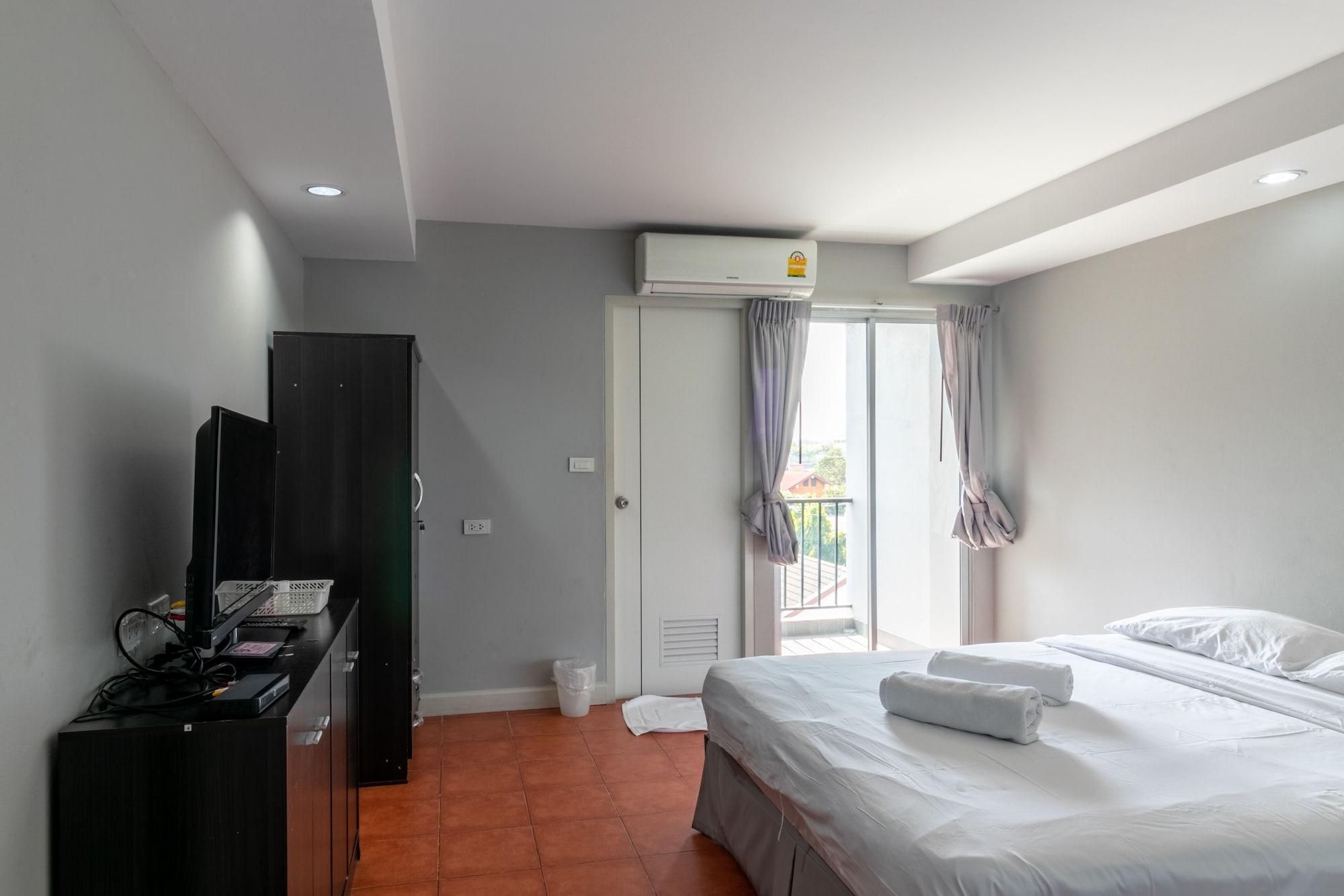 Resortel Lat Phrao 91 Bangkok Bagian luar foto
