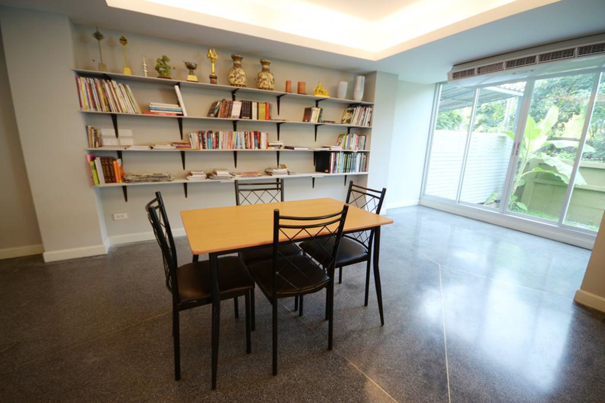 Resortel Lat Phrao 91 Bangkok Bagian luar foto
