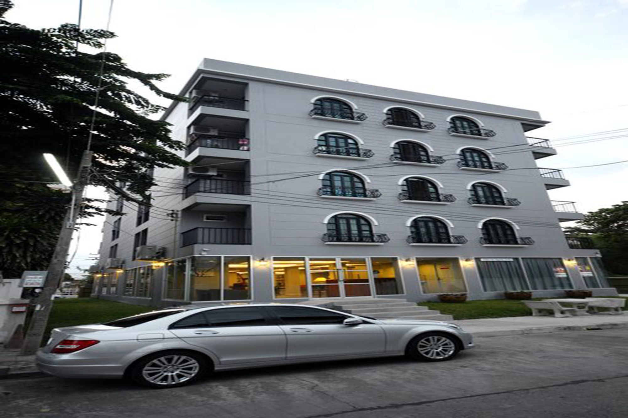 Resortel Lat Phrao 91 Bangkok Bagian luar foto